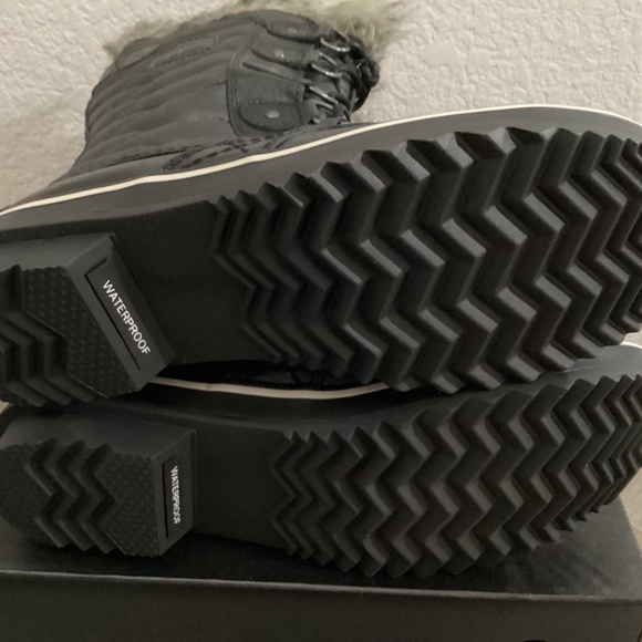 SOREL 'Tofino II' Faux Fur Lined Waterproof Boot (Women) 7M - Picture 8 of 8